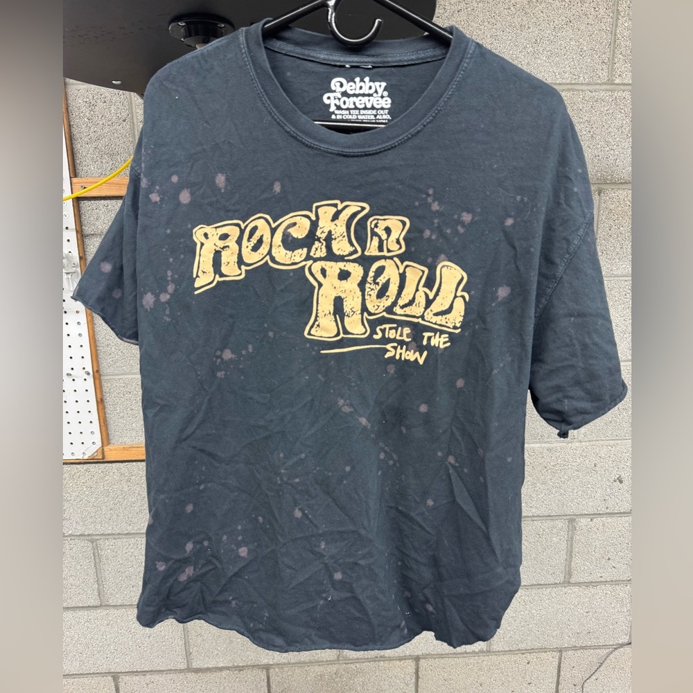 Pebby Forevee X-Large side slit tee Rock n Roll